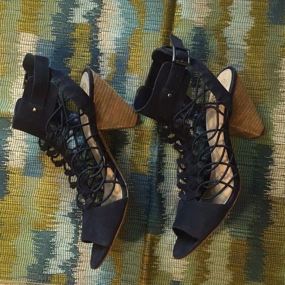VINCE Camuto "Evel" Navy (Midnight) Shoes - Picture 2 of 7